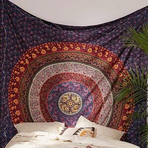 URBAN OUTFITTERS plum + bow medallion tapestry